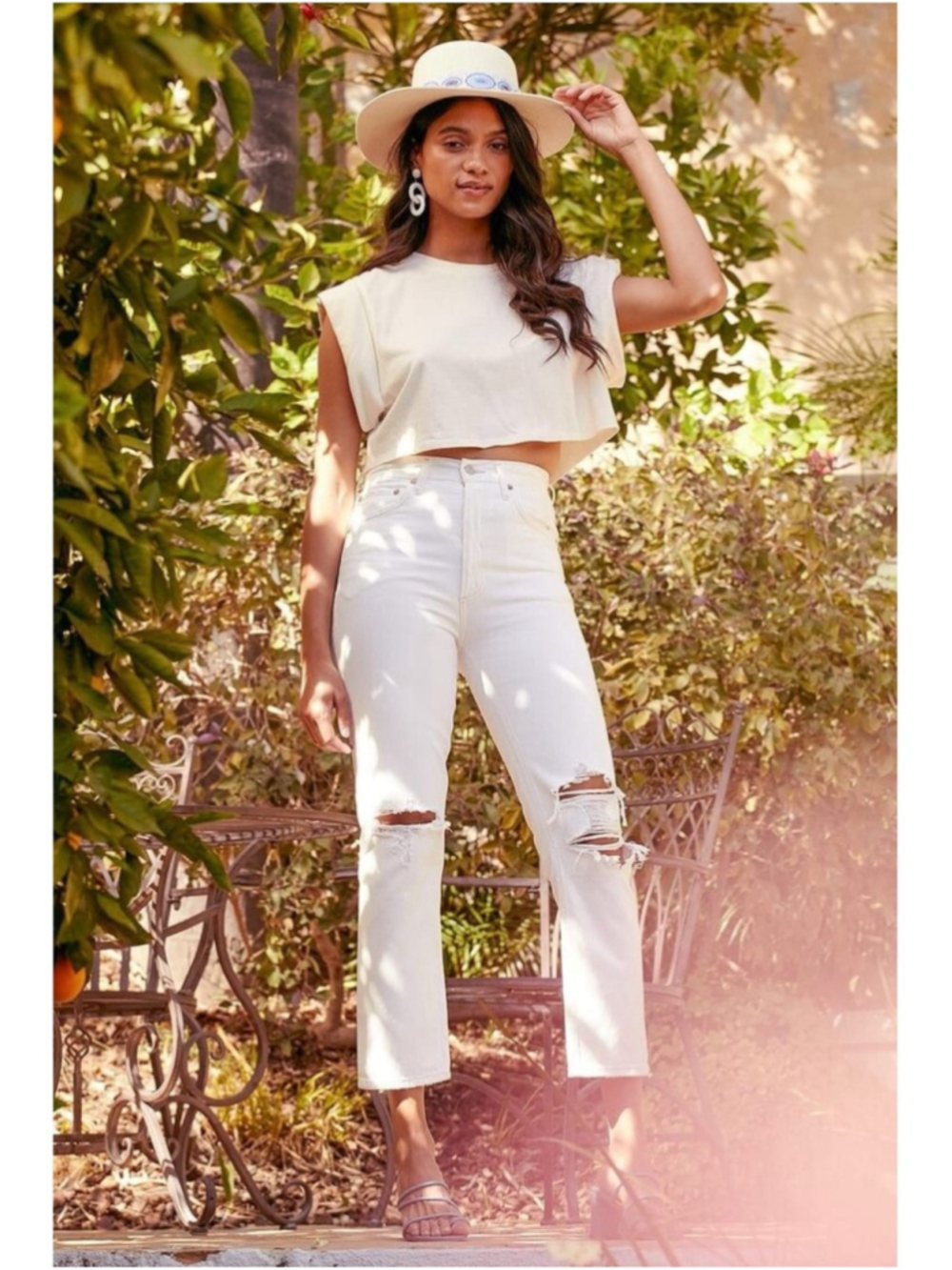 Agolde Riley White Distressed High Rise Straight Cropped Jeans In Veil, size 29